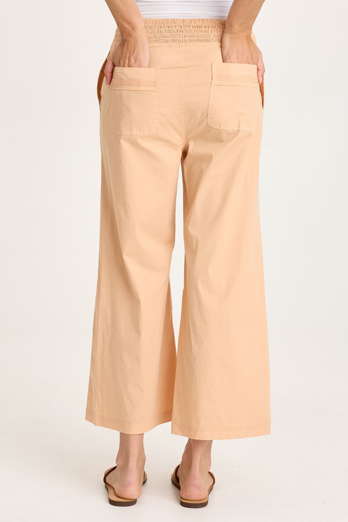 Artus Poplin Smocked Waist Crop