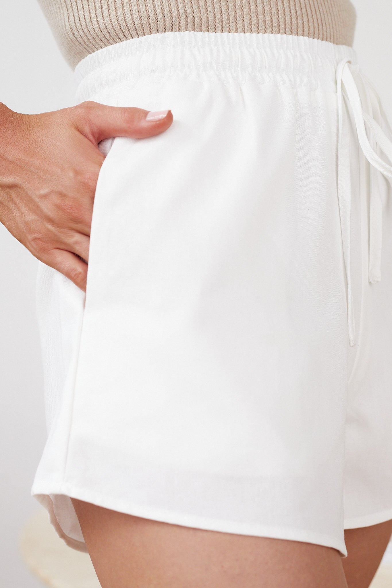 Briah Shorts - White