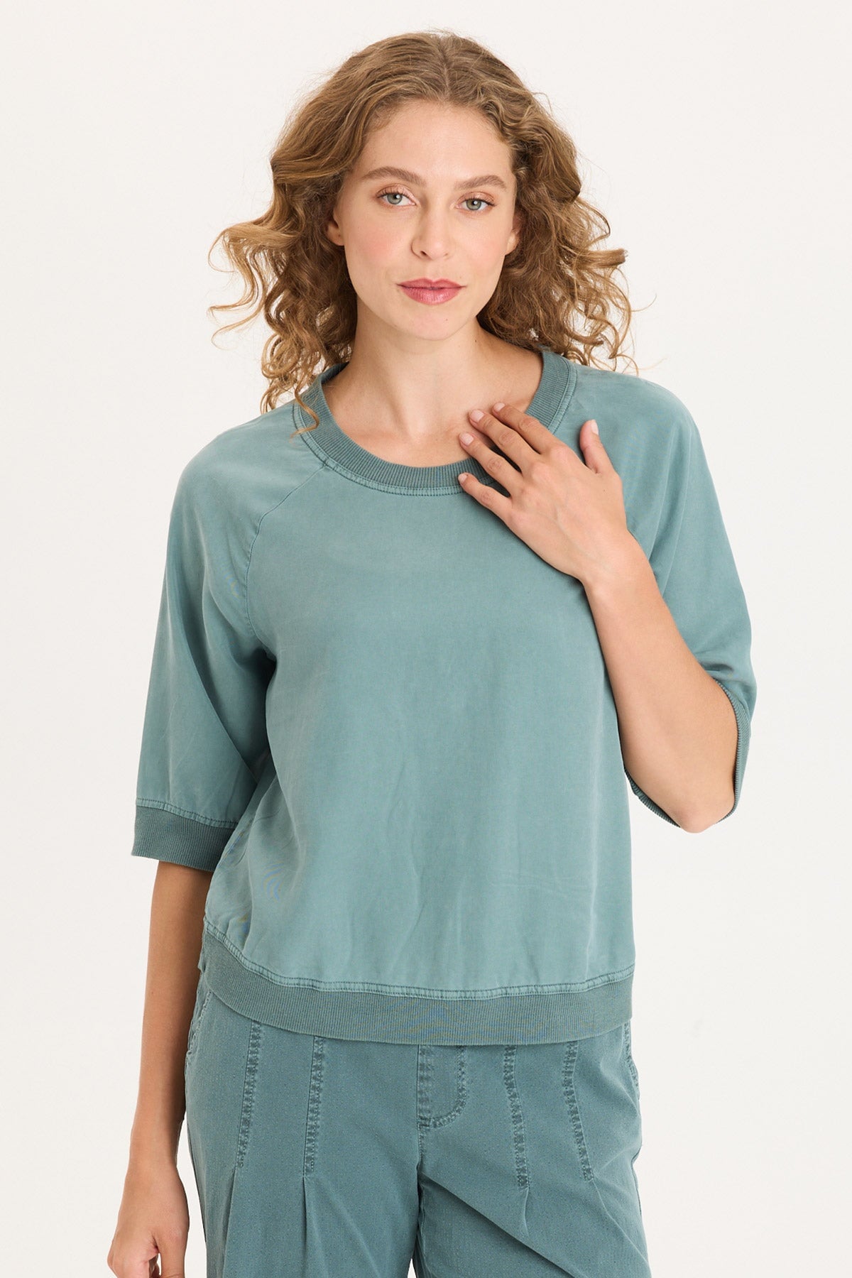Linton Twill/Rib Snap-Up Back Top