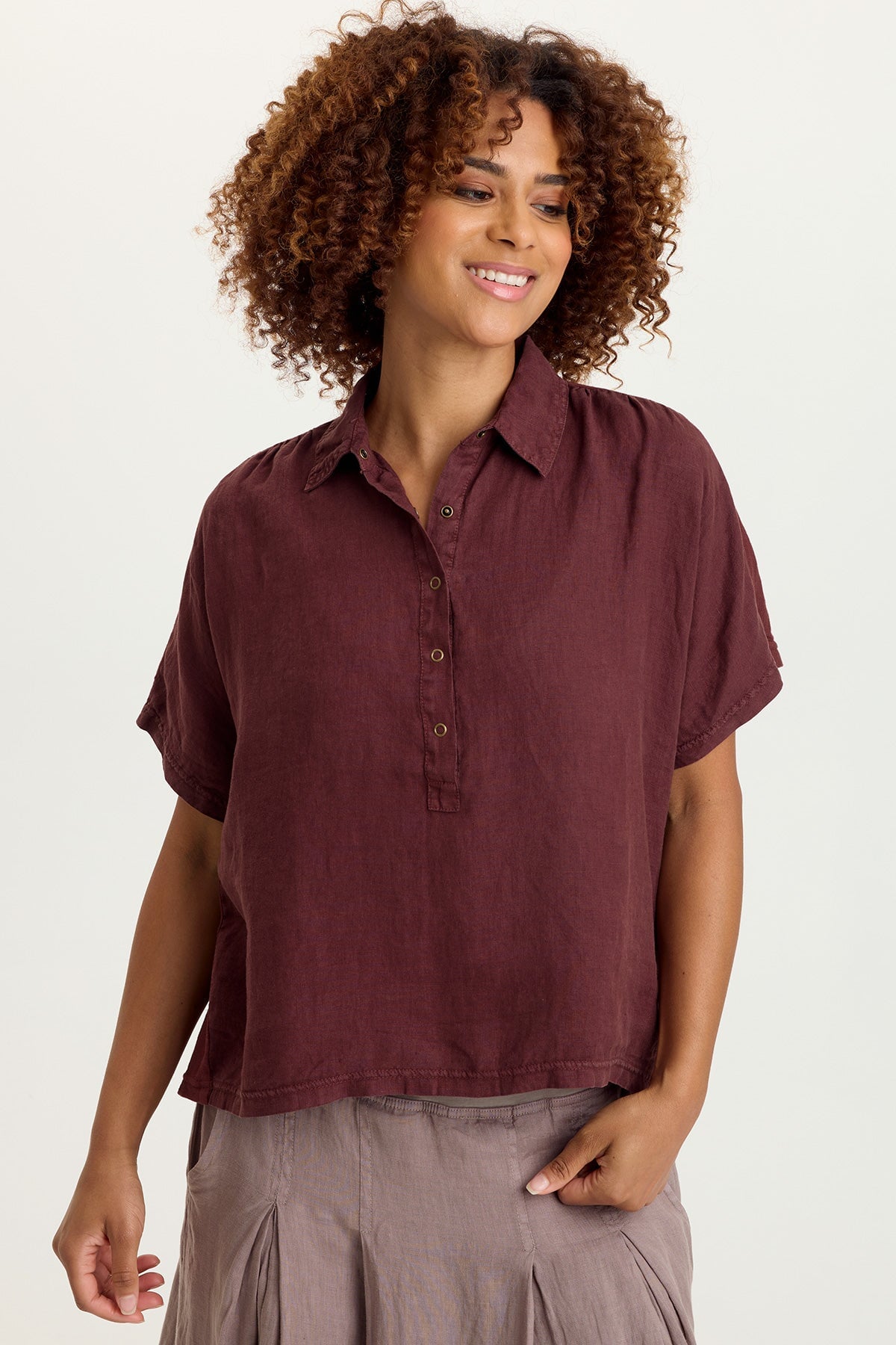 Quilla Linen Collared Top