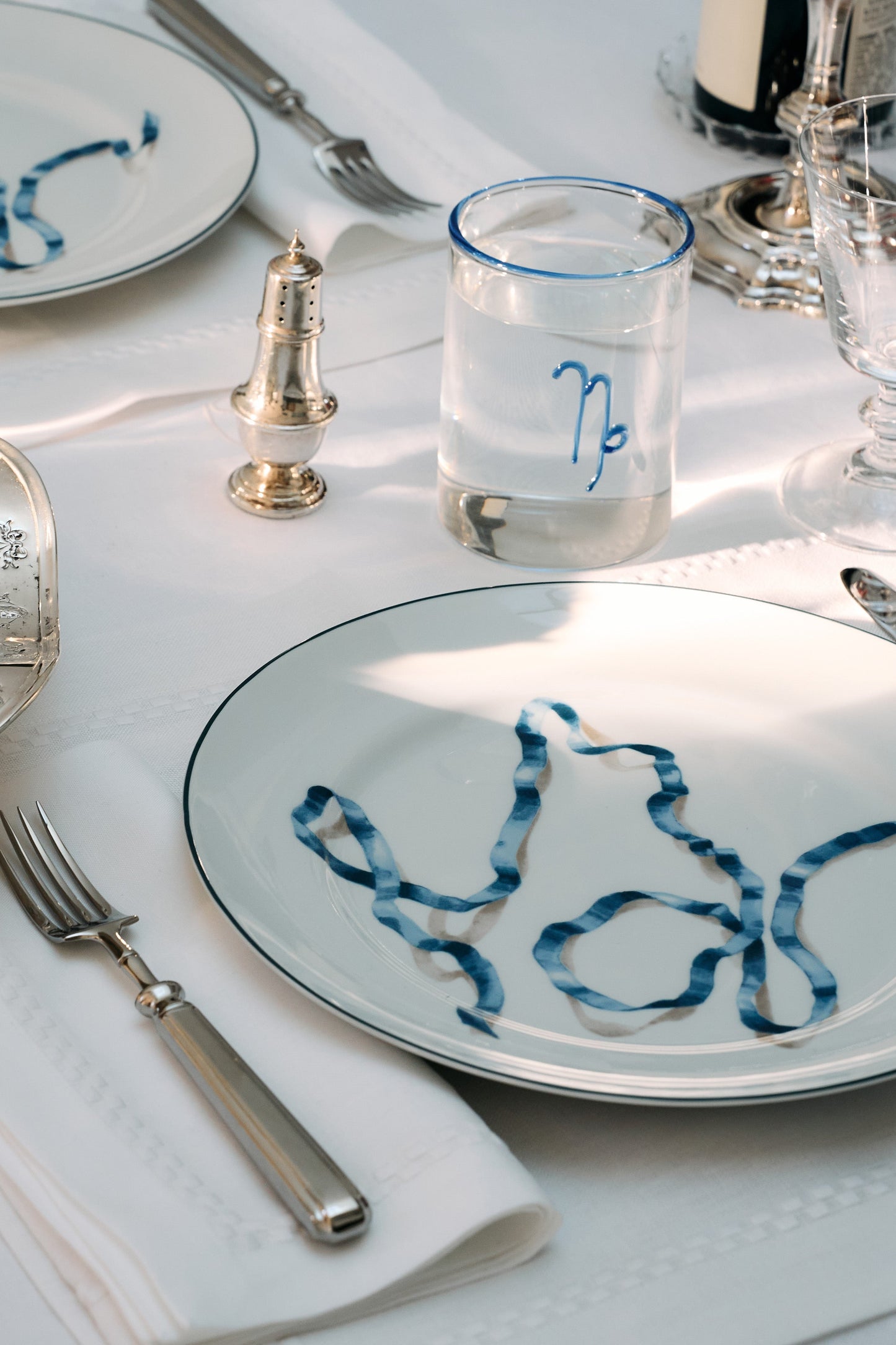 Blue Ribbon Dinner Plates (Set of 4)