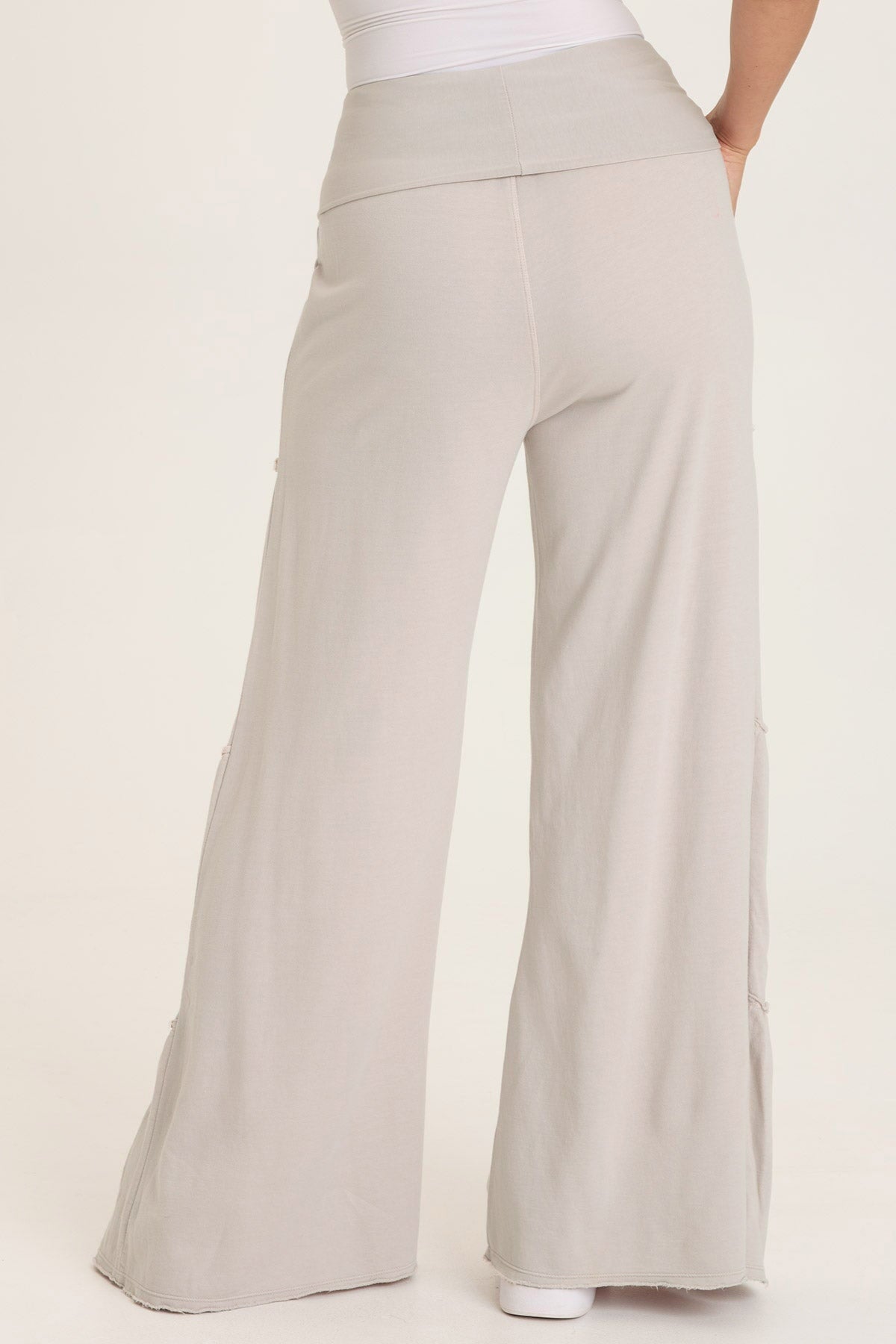 Carola Side-Tiered Wide-Leg Fleece Pant