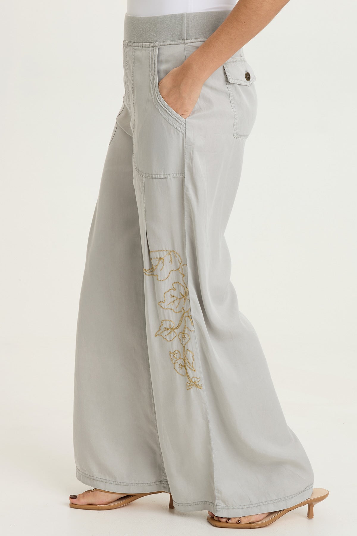 Embroidered Dacia Twill Pleated Pant