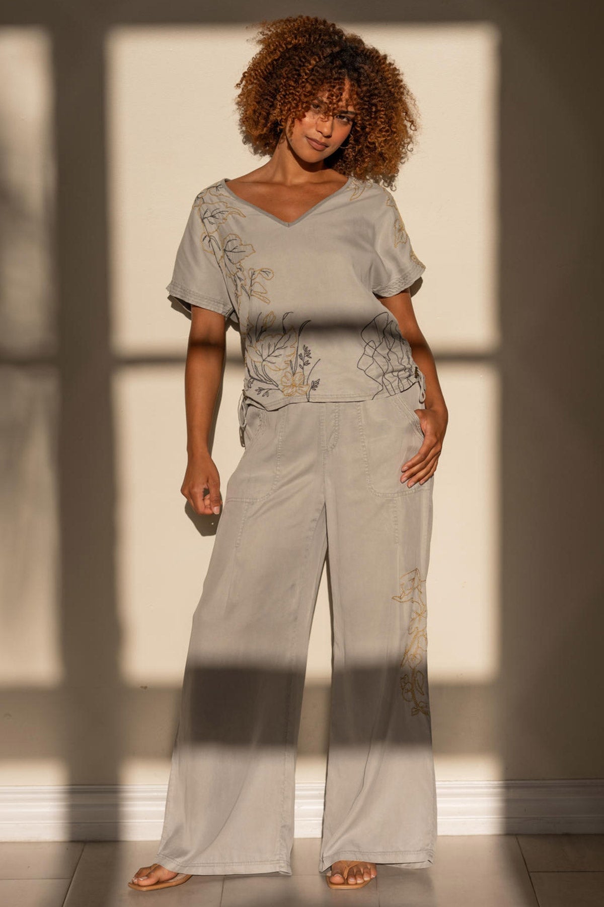 Embroidered Dacia Twill Pleated Pant