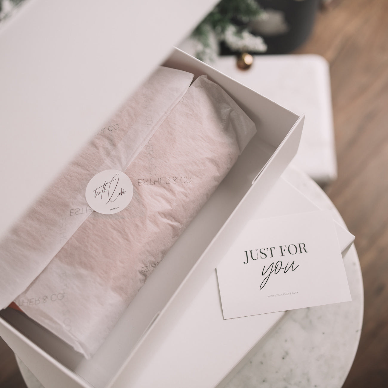 Gift Wrapping White | Esther & Co Gift Wrapping