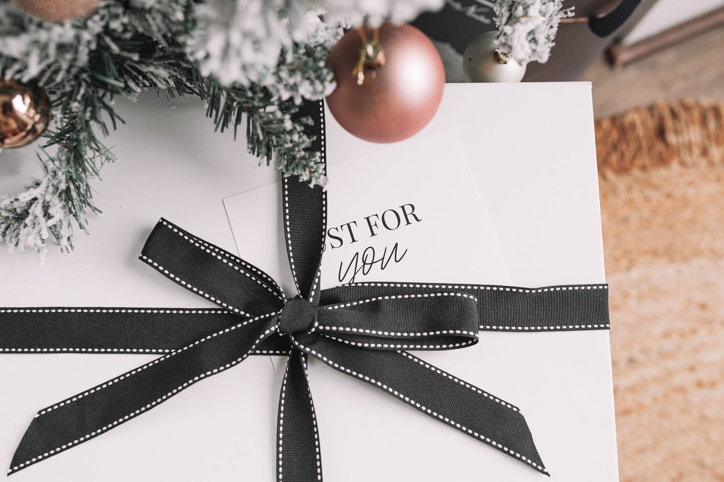 Gift Wrapping White | Esther & Co Gift Wrapping