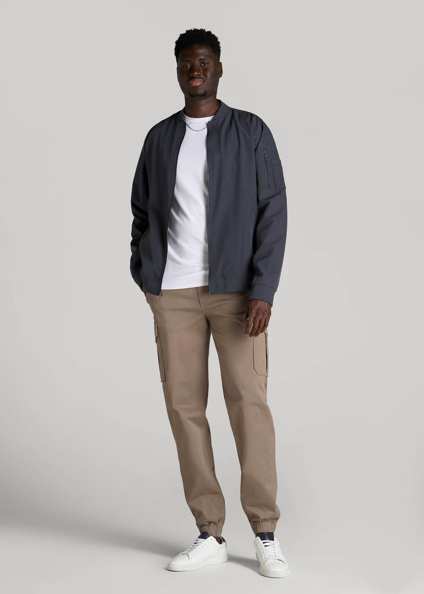 TAPERED-FIT Stretch Cotton Cargo Jogger Pants for Tall Men in Dark Sand