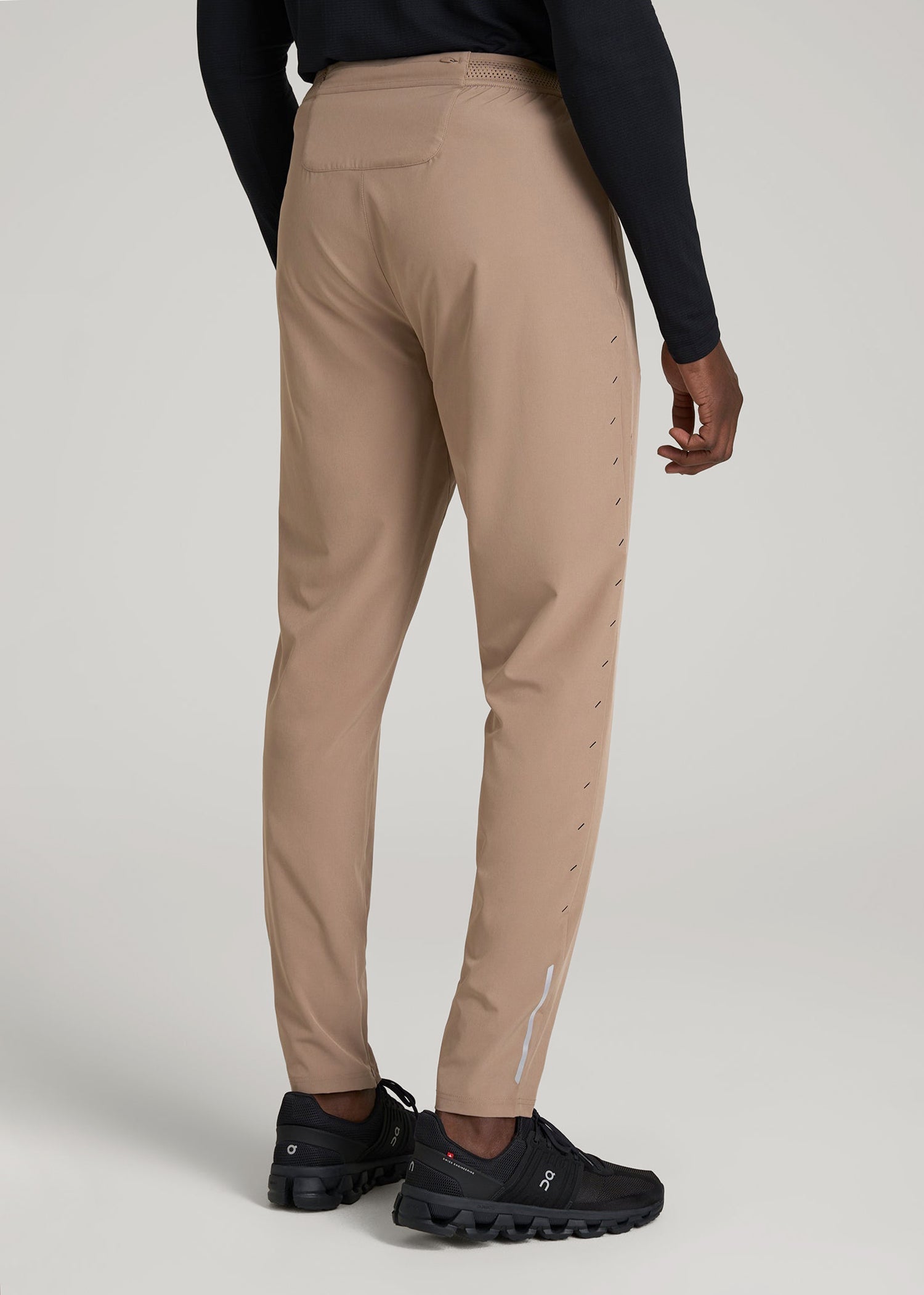 Featherweight Running Pants for Tall Men in Dark Sand