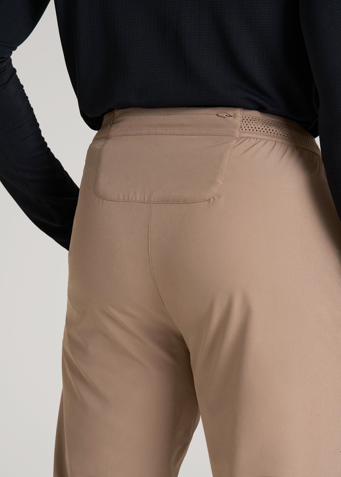 Featherweight Running Pants for Tall Men in Dark Sand