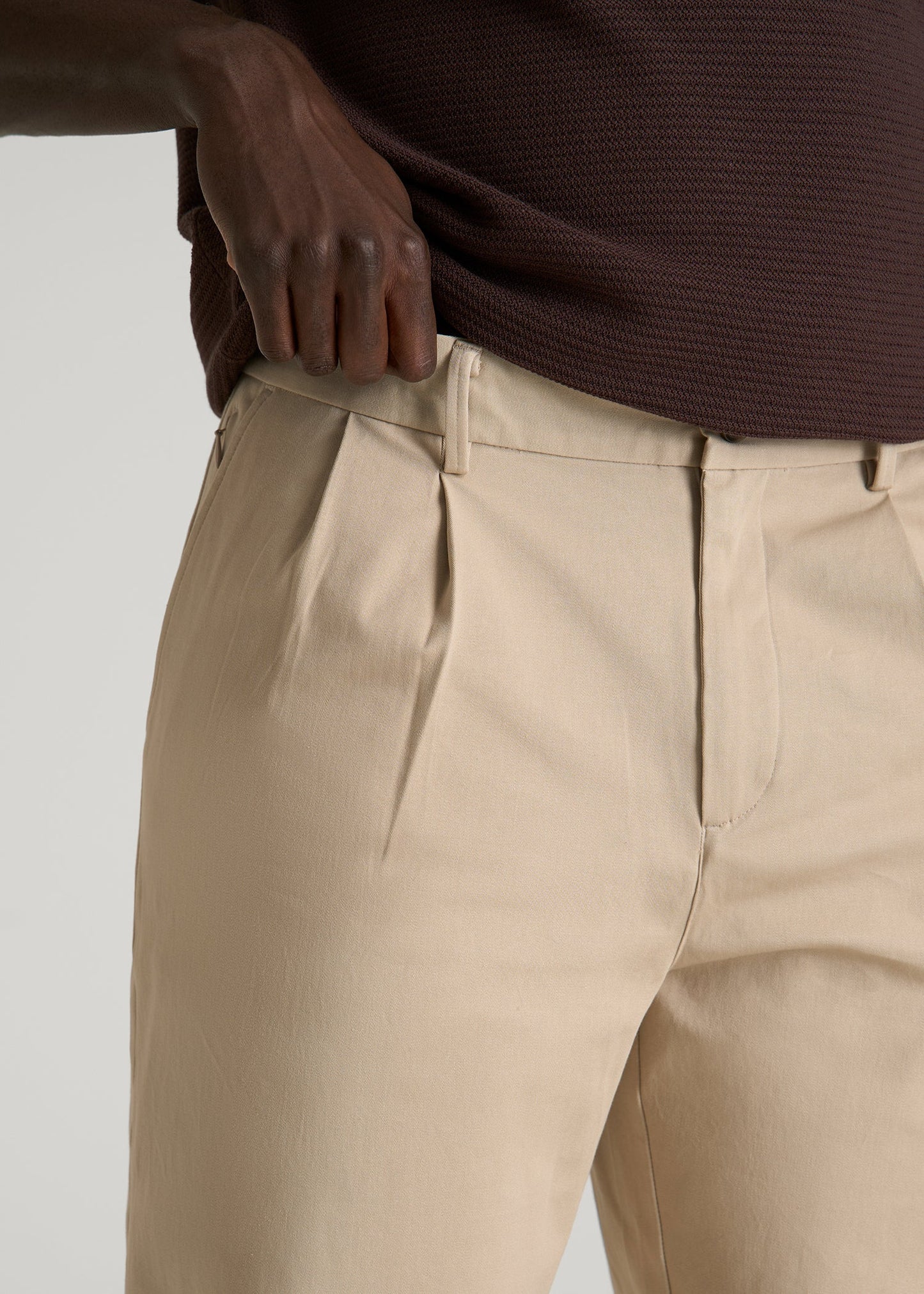 Stretch Commuter Pleated Chino for Tall Men in Warm Taupe