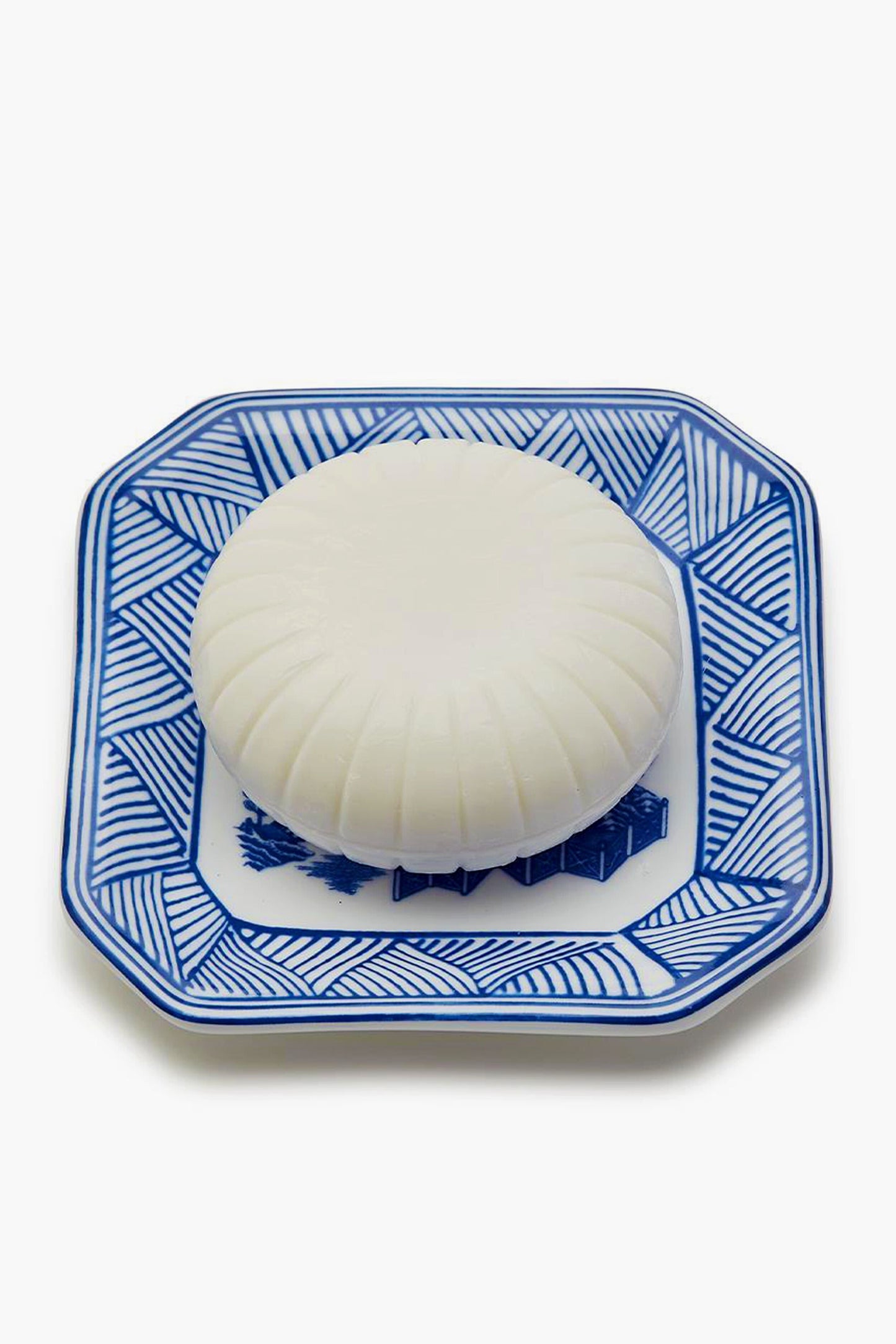 Blue Willow Sandalwood Soap with Porcelain Tray