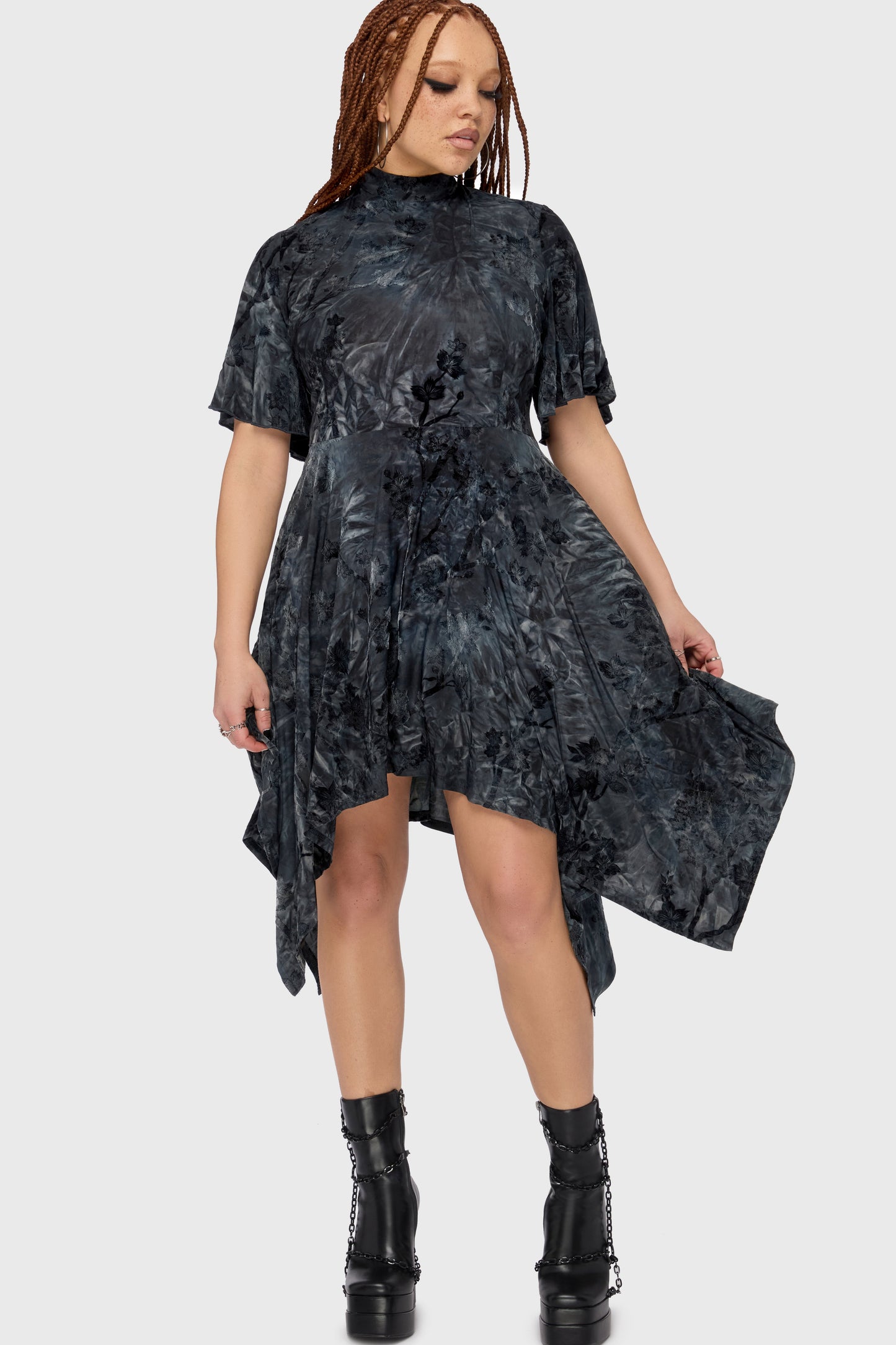 Midnight Vale Short Sleeve Midi Dress