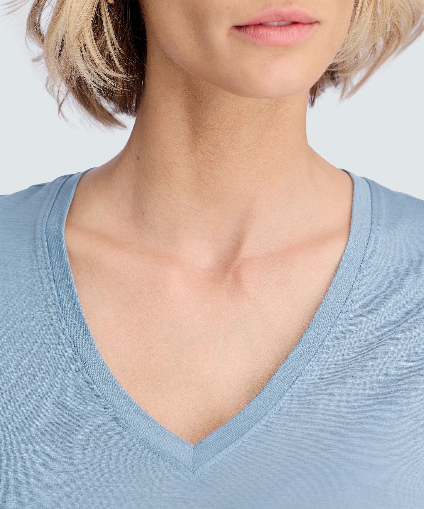 Women's Ultralight Merino V-Neck T-Shirt