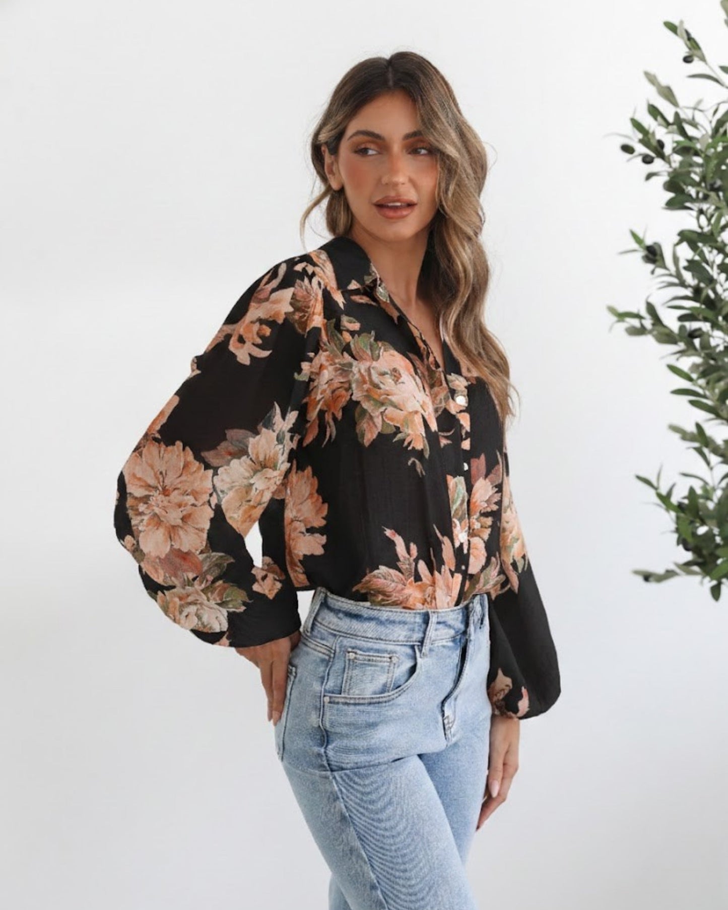 Veiga Blouse Black Floral | Women's Floral Print Blouse