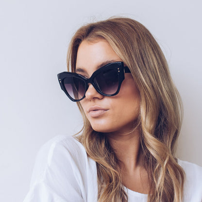 Hepburn | Black