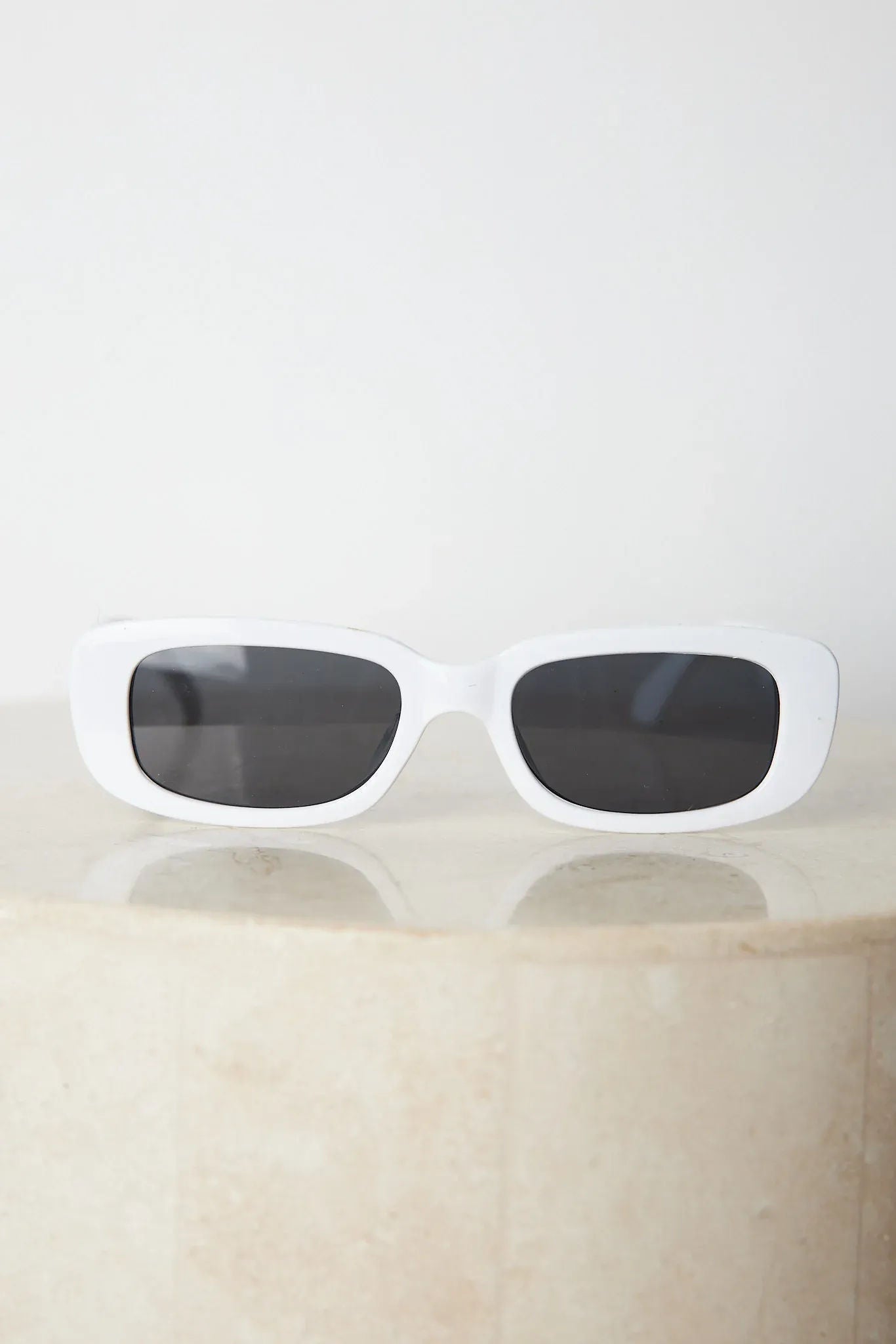 Thea | White